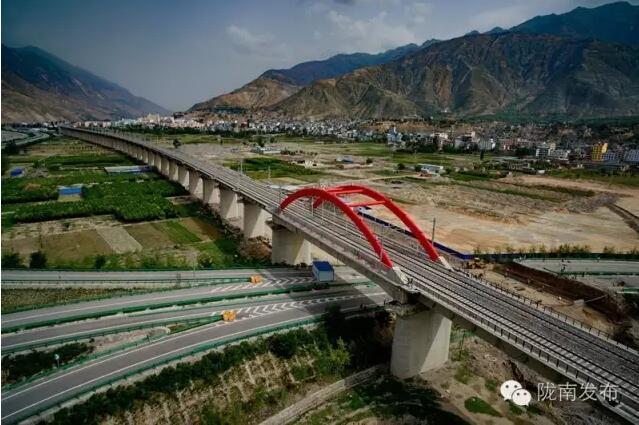 蘭渝鐵路最新進(jìn)展！除胡麻嶺隧道外已全線鋪通