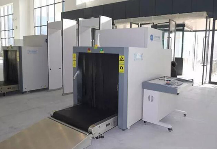 全國、省市政協(xié)委員體驗(yàn)蘭渝鐵路、視察階州廣場