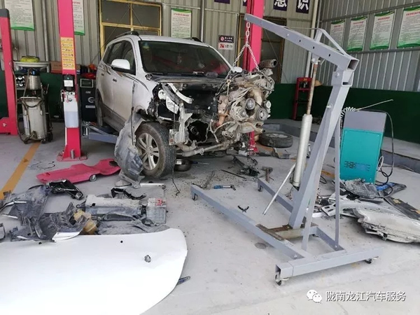 金錘鈑金，銀槍噴漆！龍江汽修值得信賴！