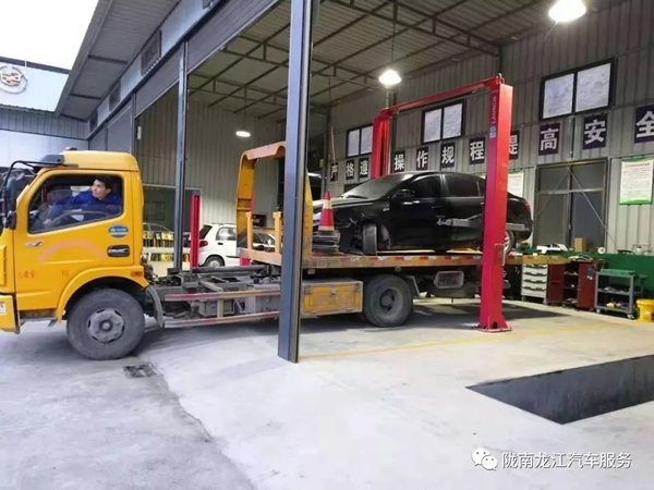 金錘鈑金，銀槍噴漆！龍江汽修值得信賴！