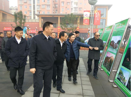 內(nèi)江市委副書記、市長任曉春蒞臨船石湖運(yùn)動特色小鎮(zhèn)考察調(diào)研(圖1)