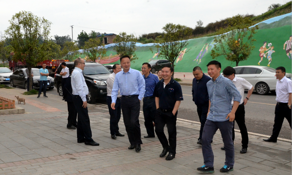 威遠(yuǎn)縣委書(shū)記張勇節(jié)日期間到川威連界區(qū)域調(diào)研(圖1)