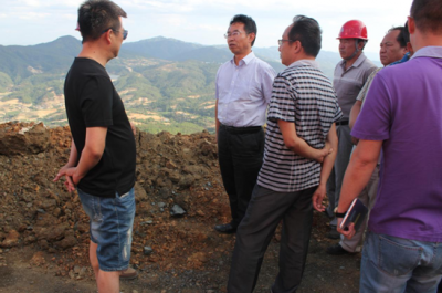 會(huì)理縣縣委書記李懷良一行到秀水河選廠調(diào)研