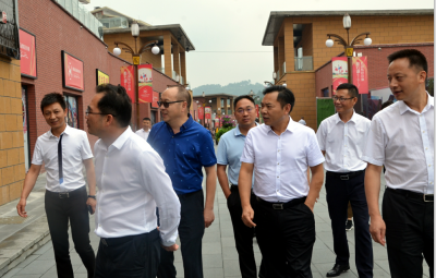 市委副書(shū)記牟錦毅一行蒞臨川威連界區(qū)域視察調(diào)研