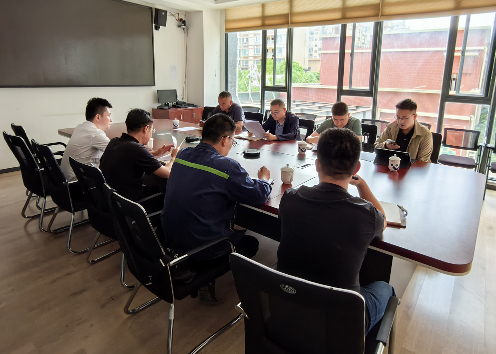 會(huì)理市委副書(shū)記、市長(zhǎng)徐陽(yáng)到礦業(yè)總公司財(cái)通公司調(diào)研