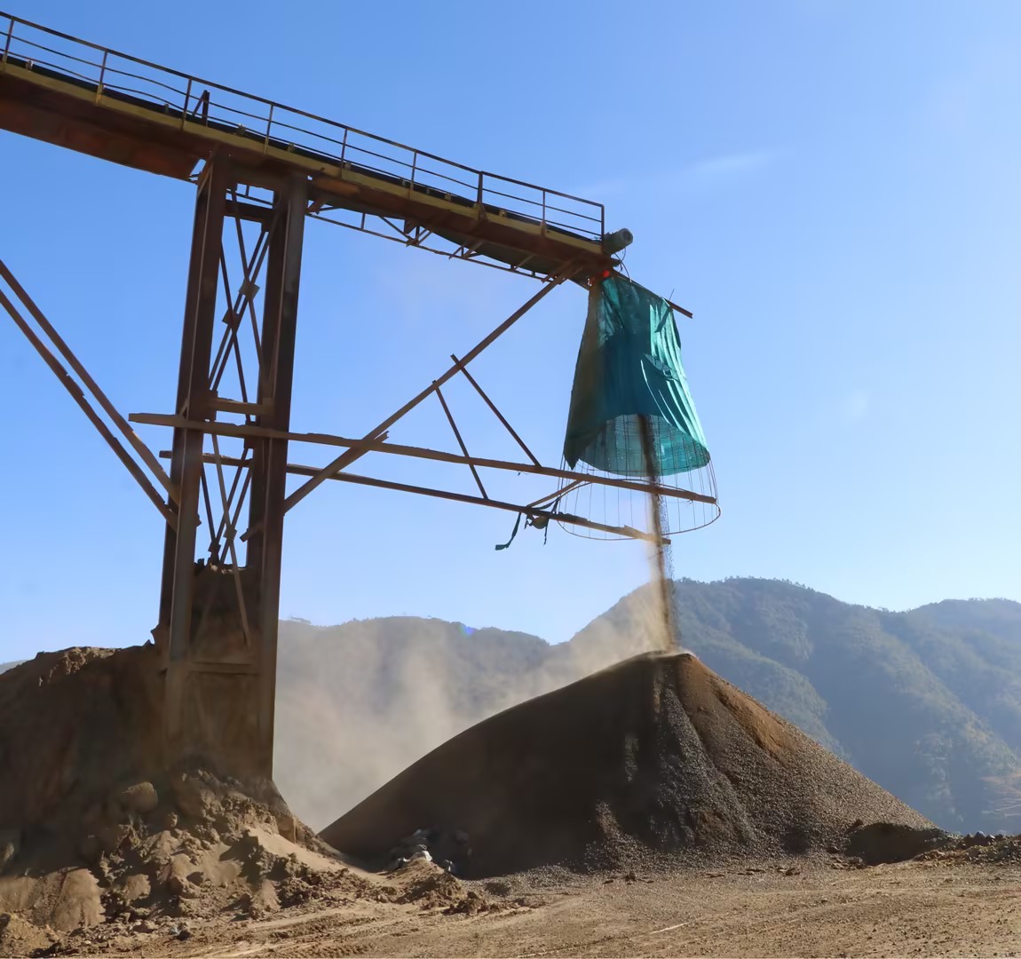 聯(lián)鑫礦業(yè)財(cái)通公司正式接管一廠干拋及豪豬溝生產(chǎn)線